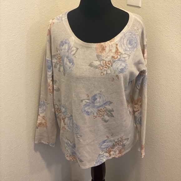 2 FOR $20 Joie 100% Cashmere Oversized Floral Sweater Gray Size XS *hole - Picture 2 of 10